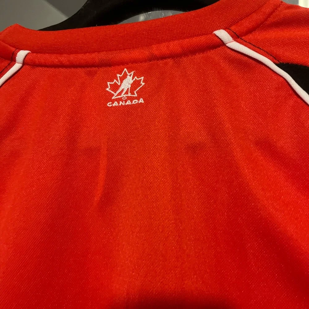 Vintage Boys Medium 10-12 Hockey Jersey Team Canada Olympics Jersey - Picture 8 of 12